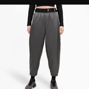 Nike tech pants women's size Medium brand new with tags